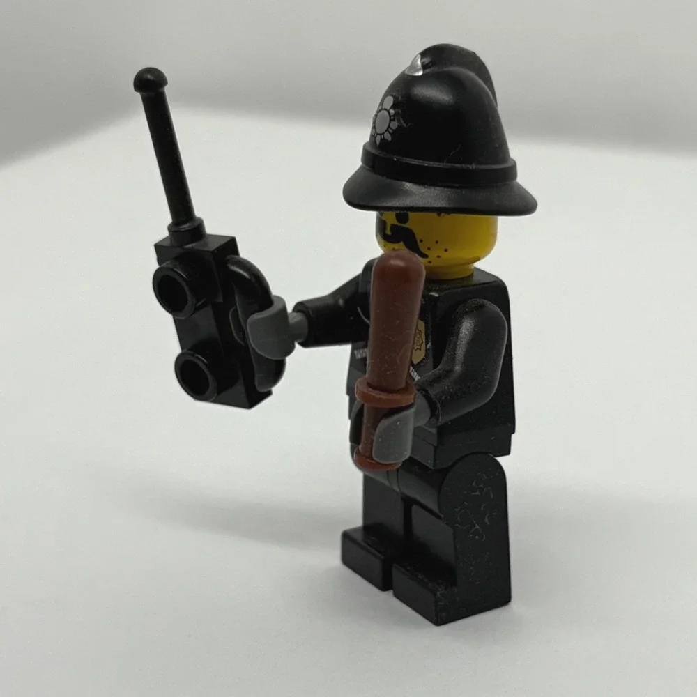 LEGO City British Police Officer Bobby Minifigure cty0474 with Radio & Truncheon